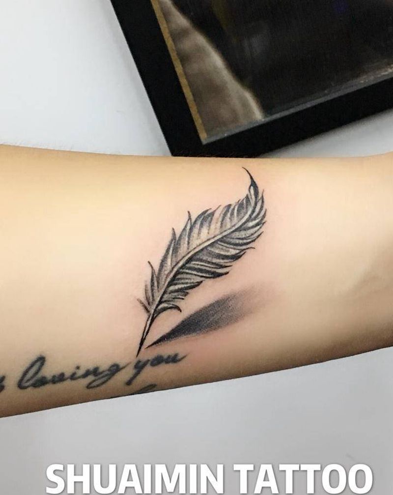 羽毛纹身图片_手臂纹身图案