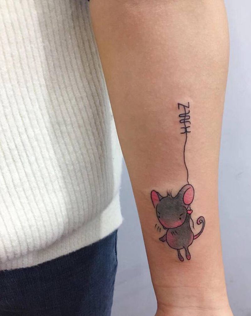 小老鼠纹身图片_手臂纹身图案