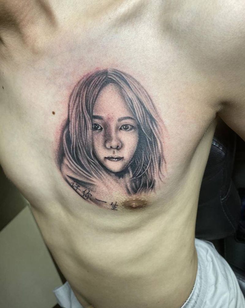 肖像纹身图片_胸部纹身图案