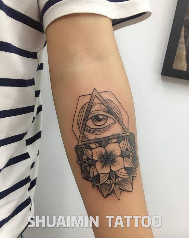 上帝之眼纹身图片_手臂腿部Old School点刺纹身图案