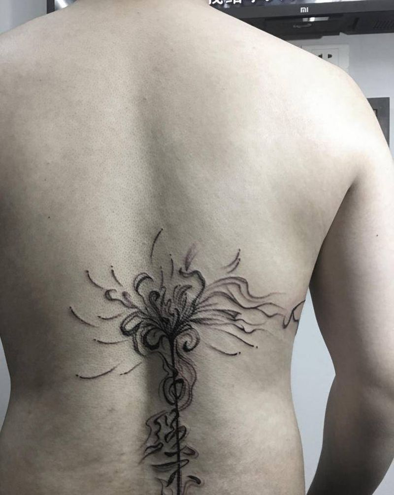字、彼岸花纹身图片_背部手臂欧美写实水墨纹身图案