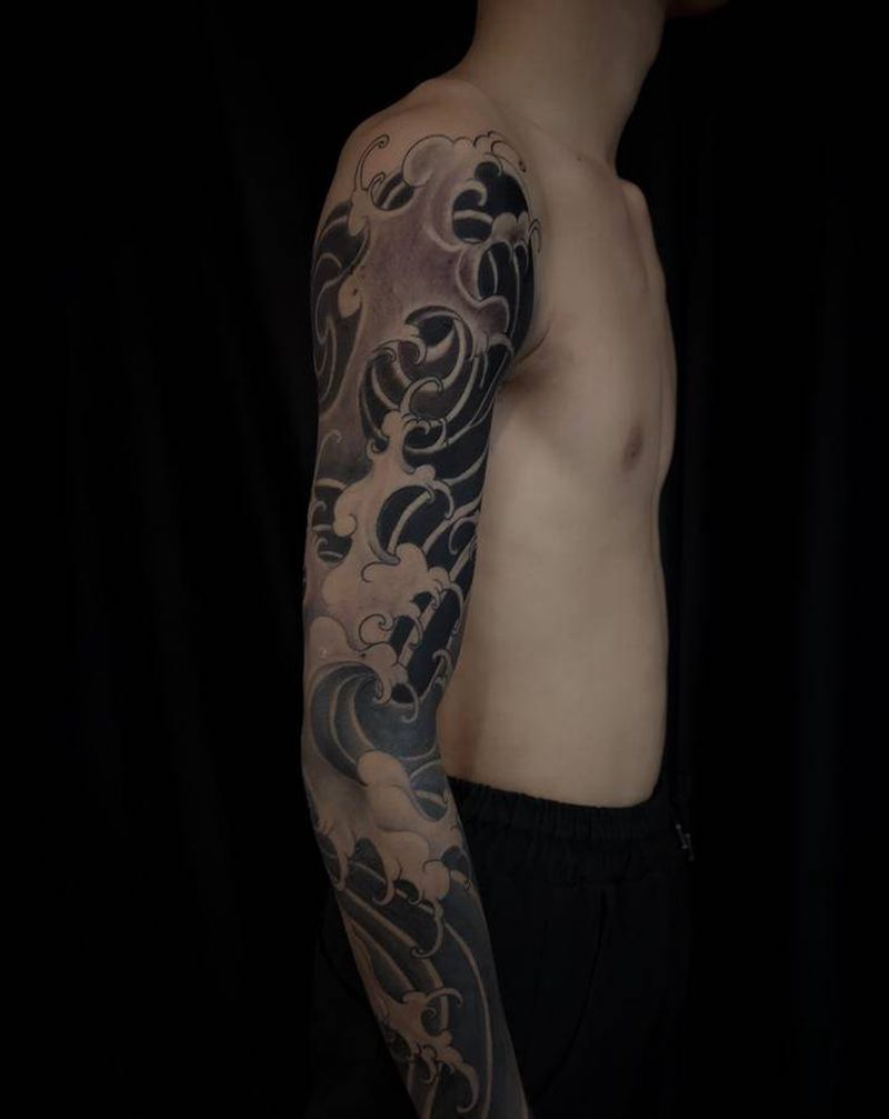 浪臂纹身图片_手部新传统纹身图案