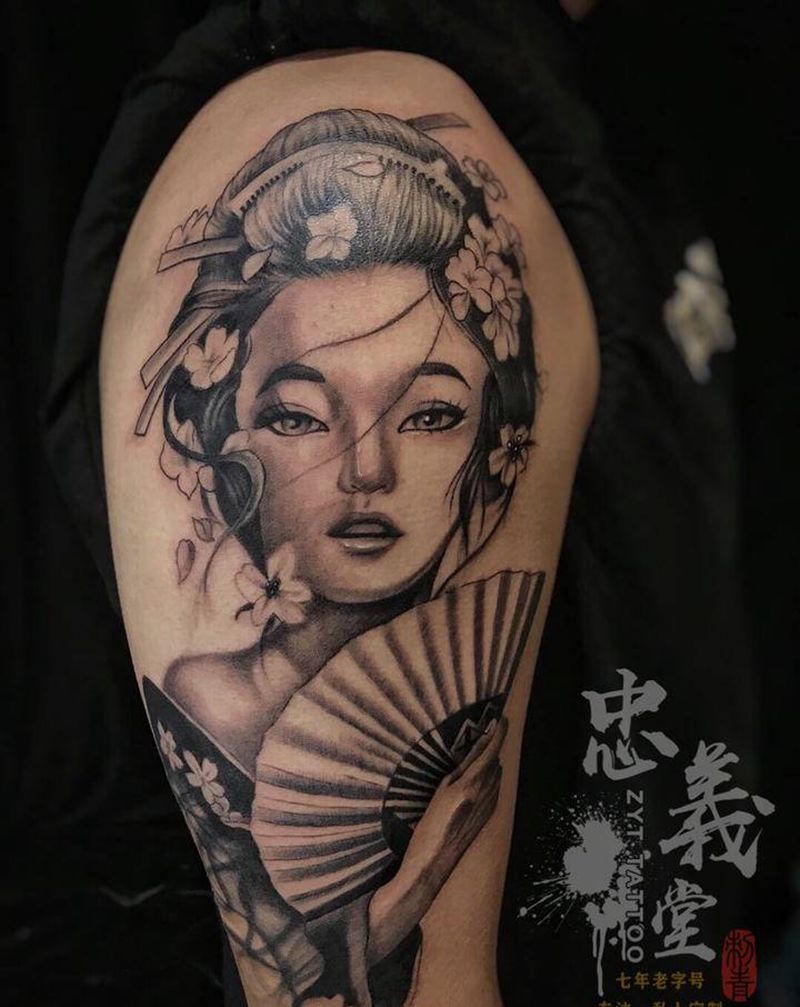 艺姬纹身图片_手部新传统纹身图案