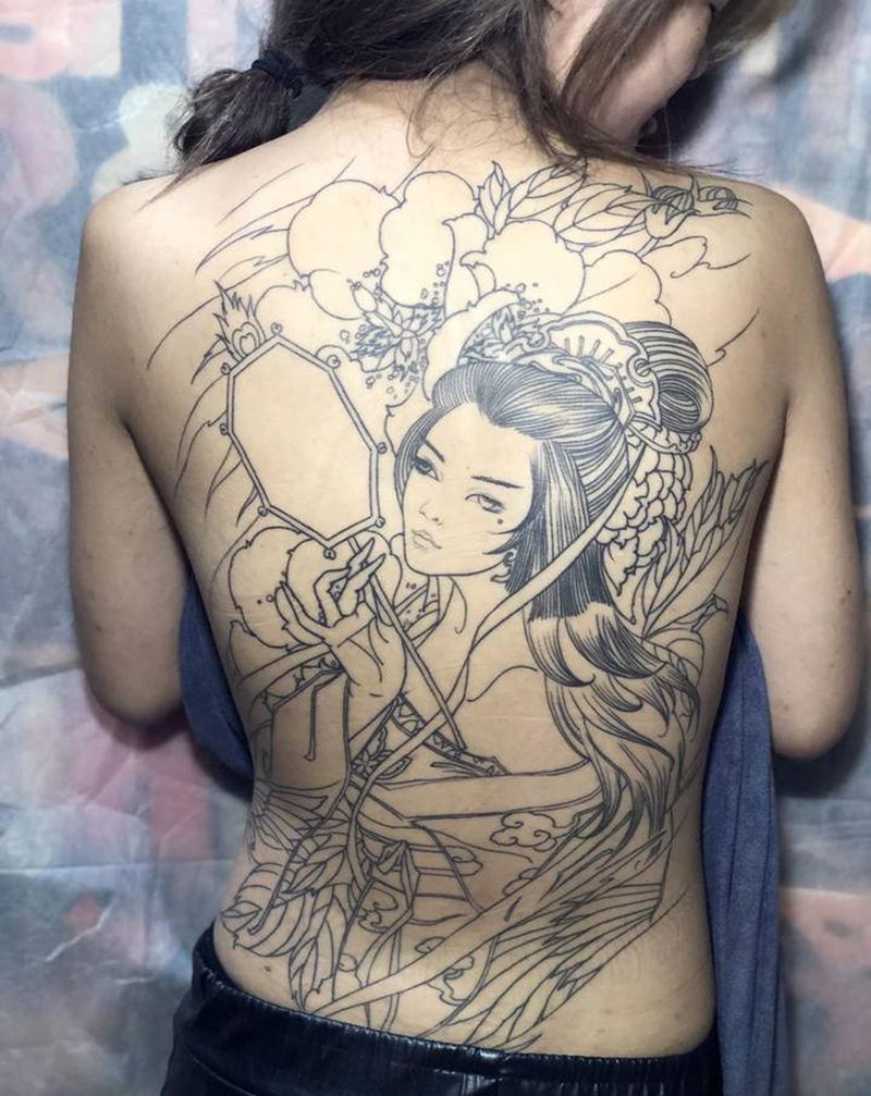 艺姬纹身图片_背部新传统纹身图案