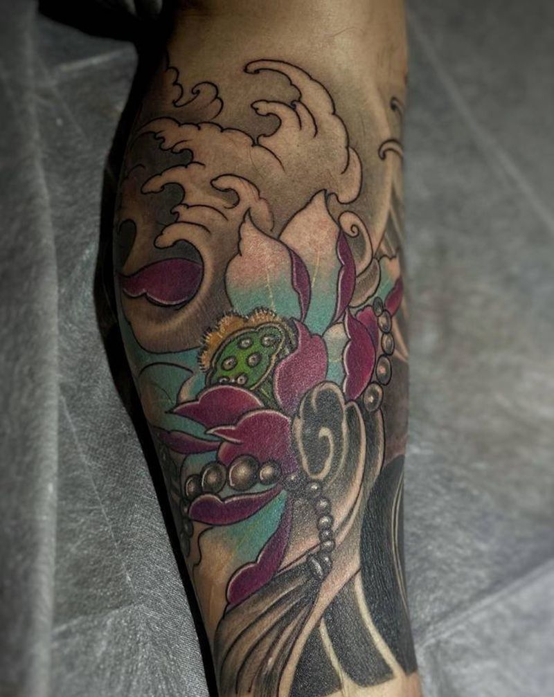 荷花纹身图片_脚部新传统纹身图案