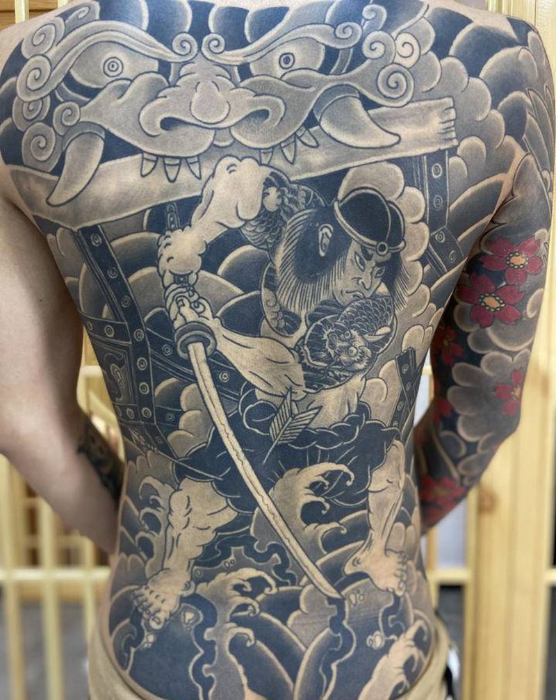 老传统纹身图片_背部老传统纹身图案