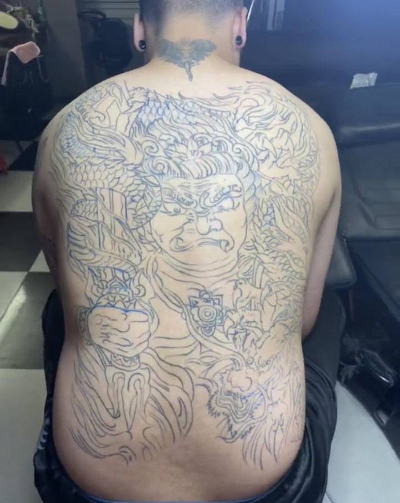 修改过程纹身图片_背部老传统纹身图案