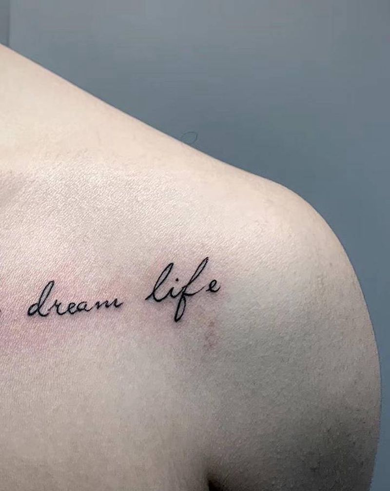 小清新英文一组纹身图片_手臂肩部几何点刺小清新小字母小英文纹身图案