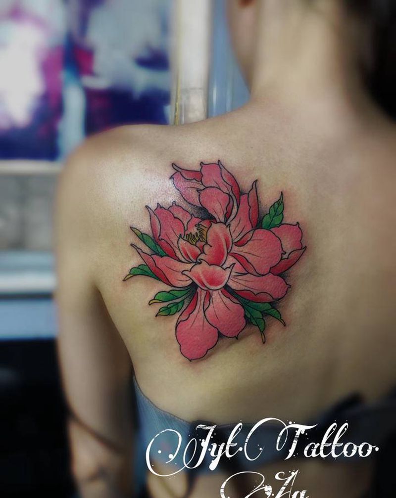 牡丹纹身图片_背部新传统纹身图案