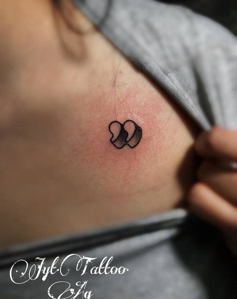 冒号纹身图片_胸部New SchoolOld School纹身图案