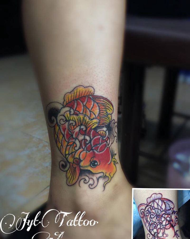 鲤鱼掩盖纹身图片_脚部老传统纹身图案