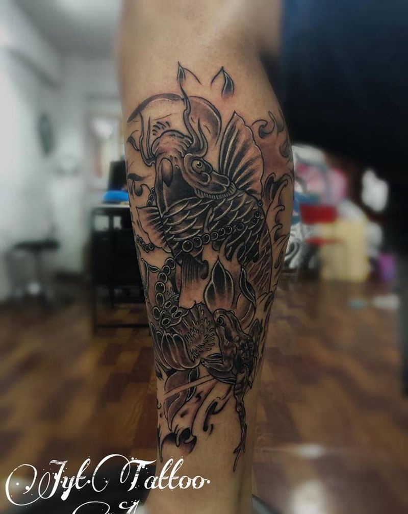 鲤鱼纹身图片_腿部新传统纹身图案