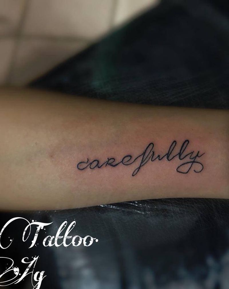 英文纹身图片_手臂花体字纹身图案