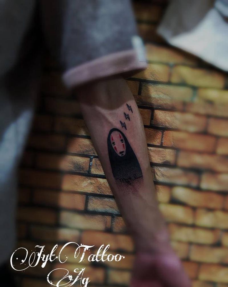 无脸男加英文纹身图片_手臂Old SchoolNew School纹身图案