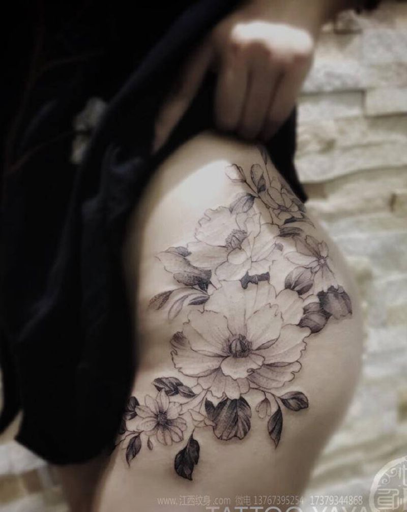 黑 灰 素花纹身图片_臀部点刺纹身图案