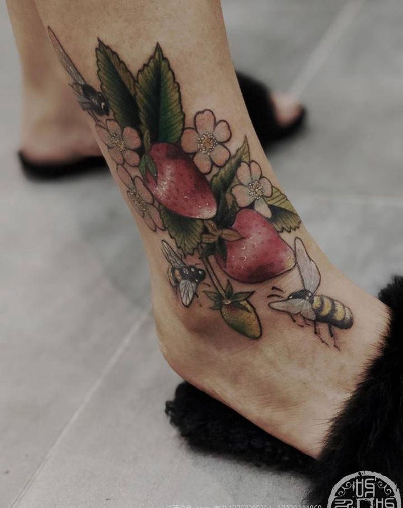 彩色New school纹身图片_脚部腿部New School新传统纹身图案