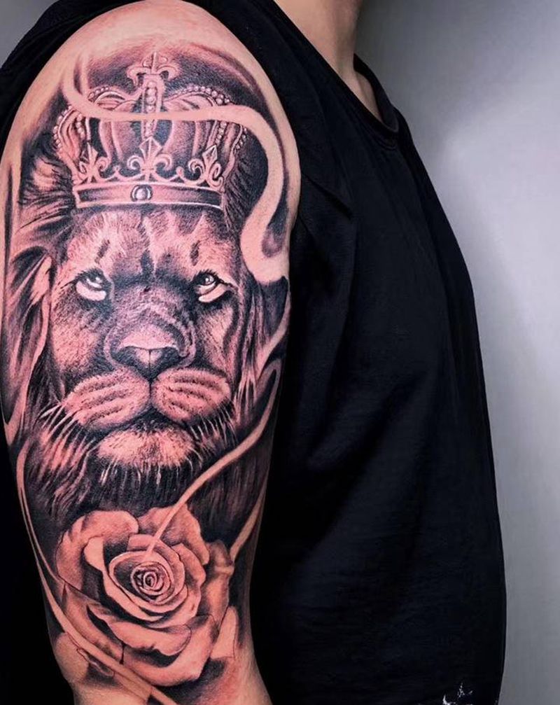 ＃ 狮子＃纹身图片_手臂欧美写实狮子皇冠纹身图案