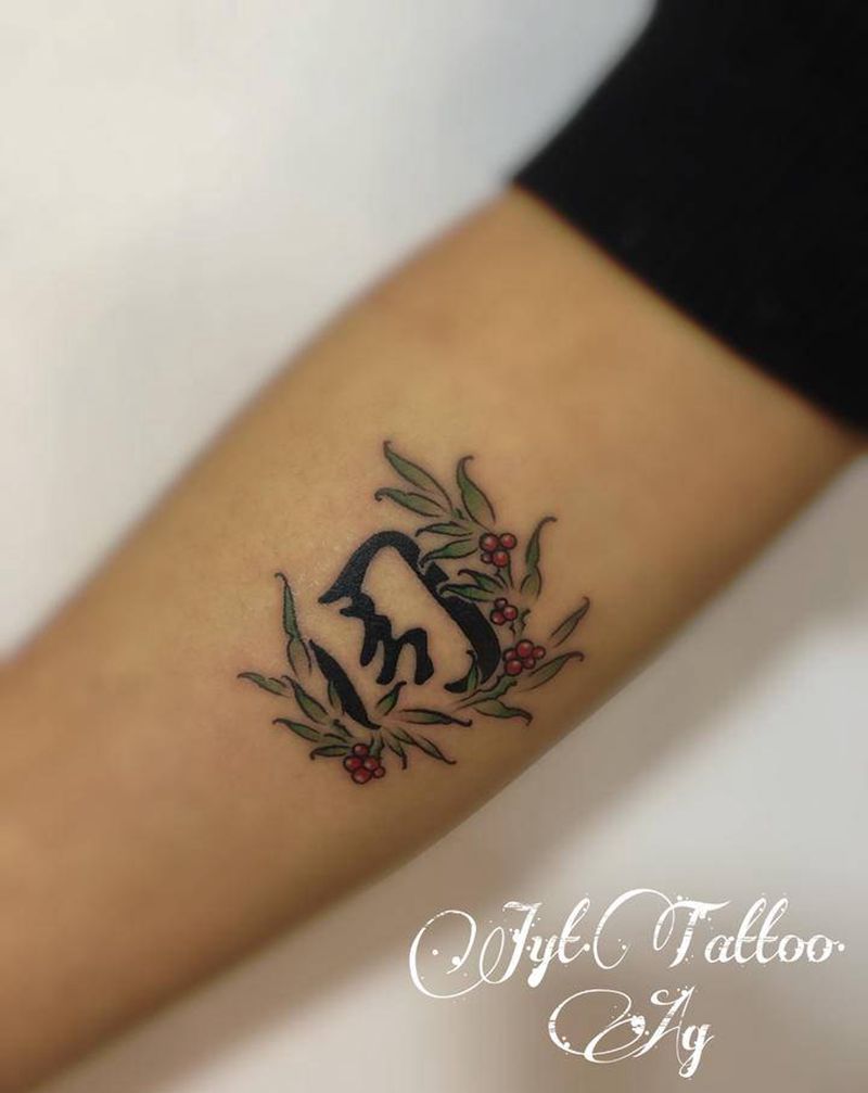 姓氏设计小清新纹身图片_手部纹身图案