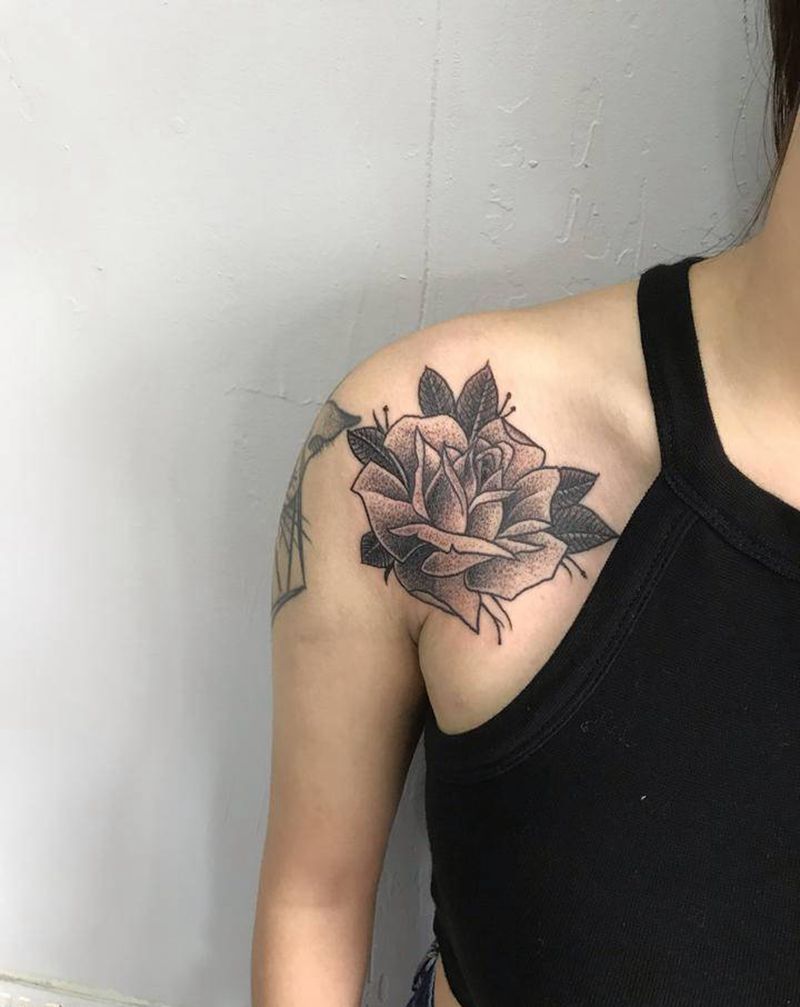 素花纹身图片_胸部脚部纹身图案