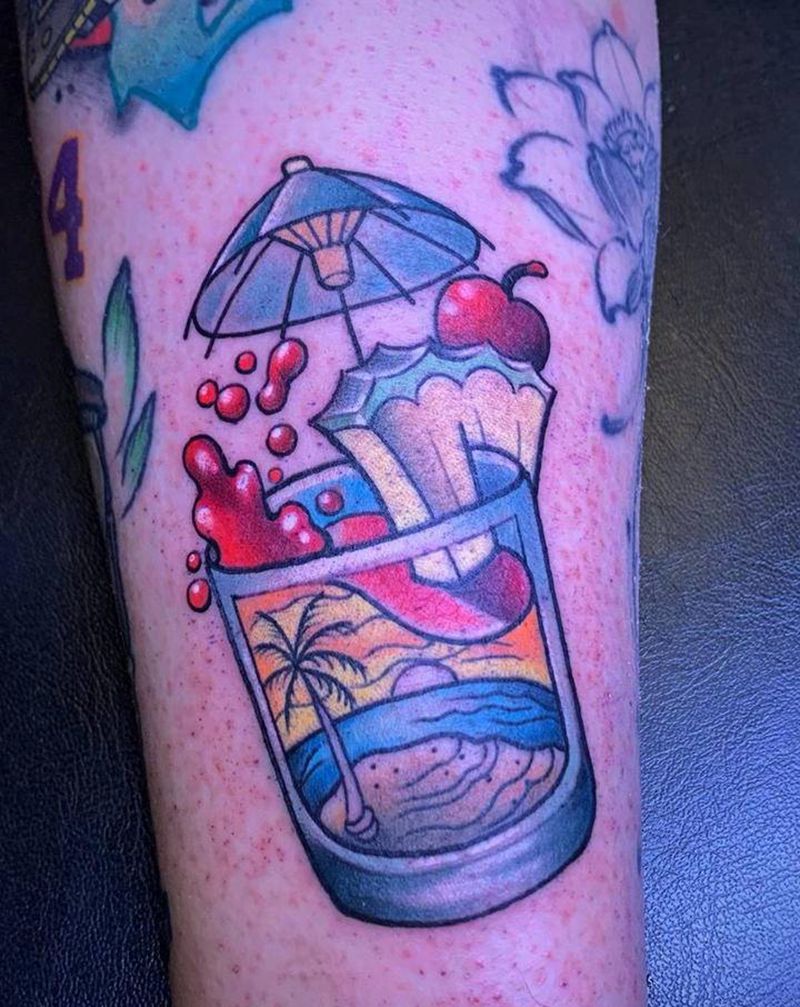 ＃whisky＃纹身图片_腿部New School水彩酒杯威士忌纹身图案