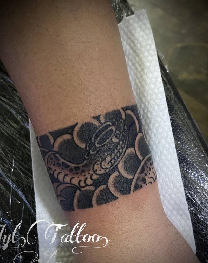 老传统臂环纹身图片_手臂老传统纹身图案