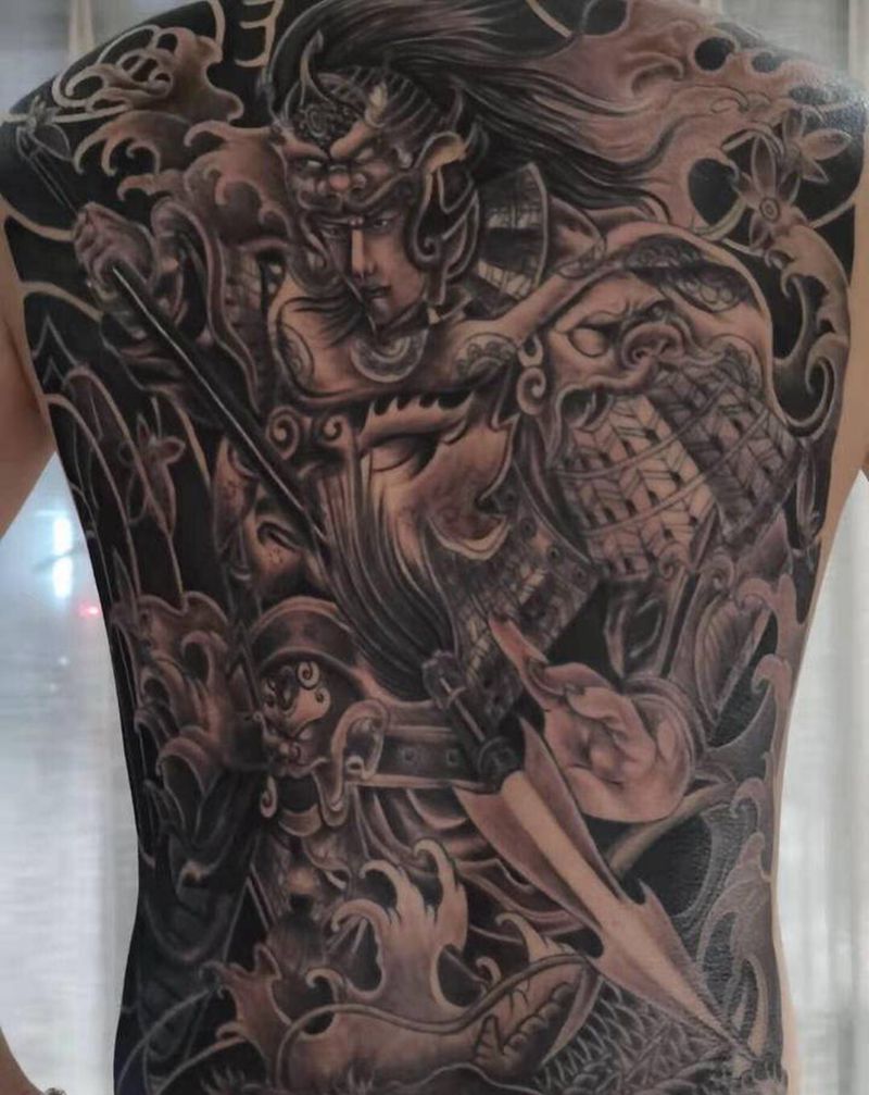子龙纹身图片_背部新传统老传统人物纹身图案