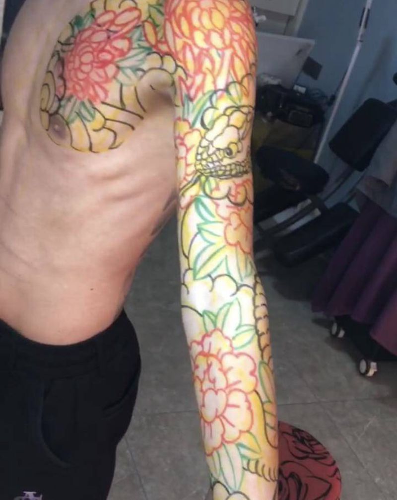 花臂未完成纹身图片_手臂新传统老传统纹身图案