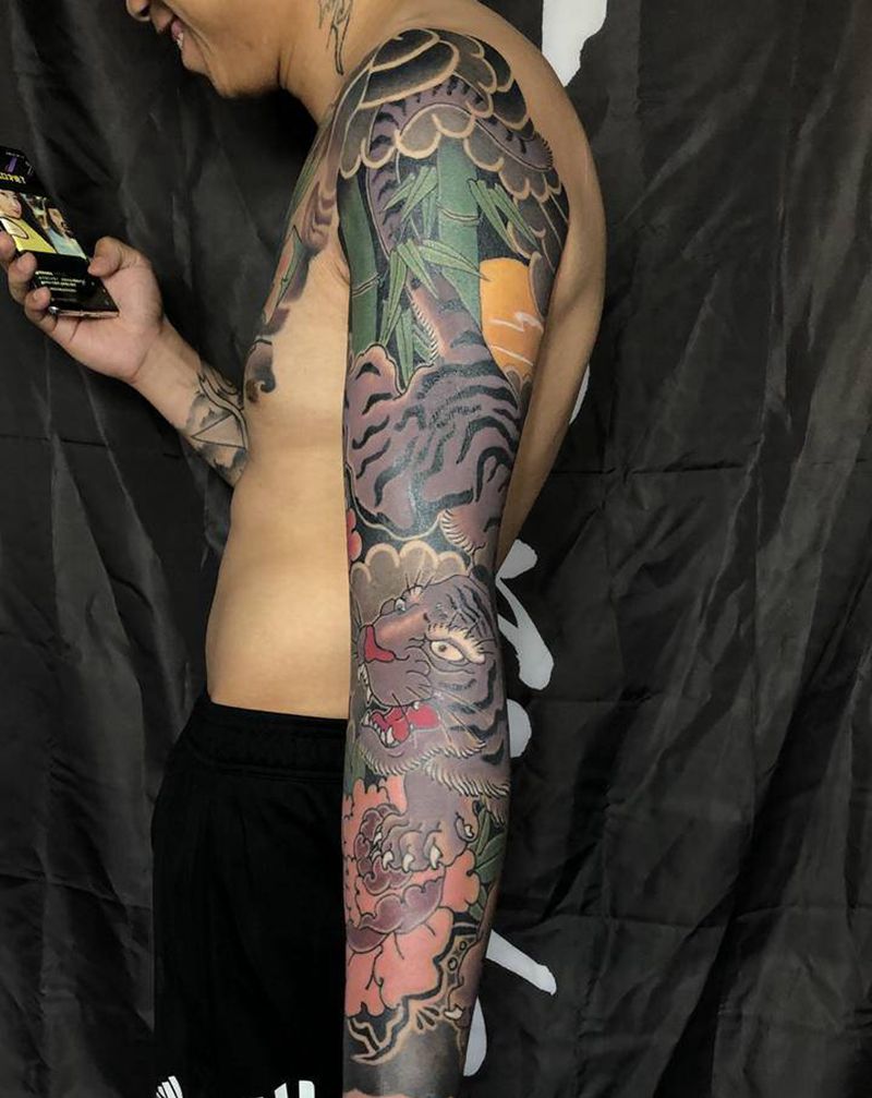 老传统老虎花臂纹身图片_手臂手部老传统新传统老传统花臂老虎花臂纹身图案