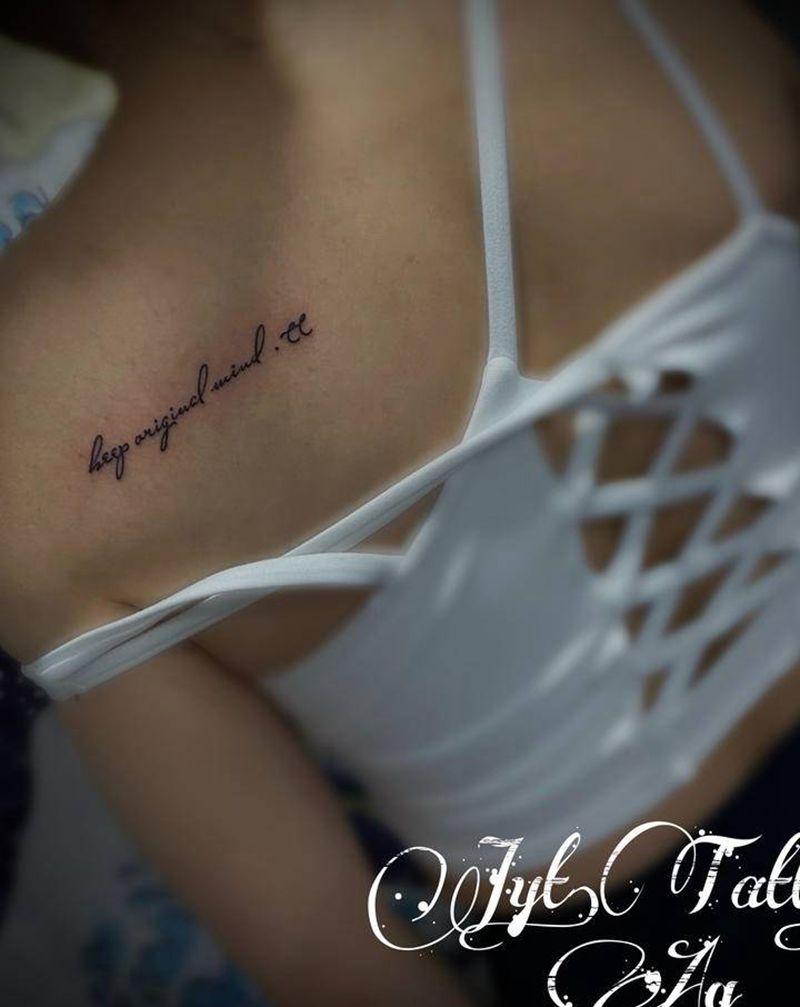 保持初心英文纹身图片_肩部纹身图案