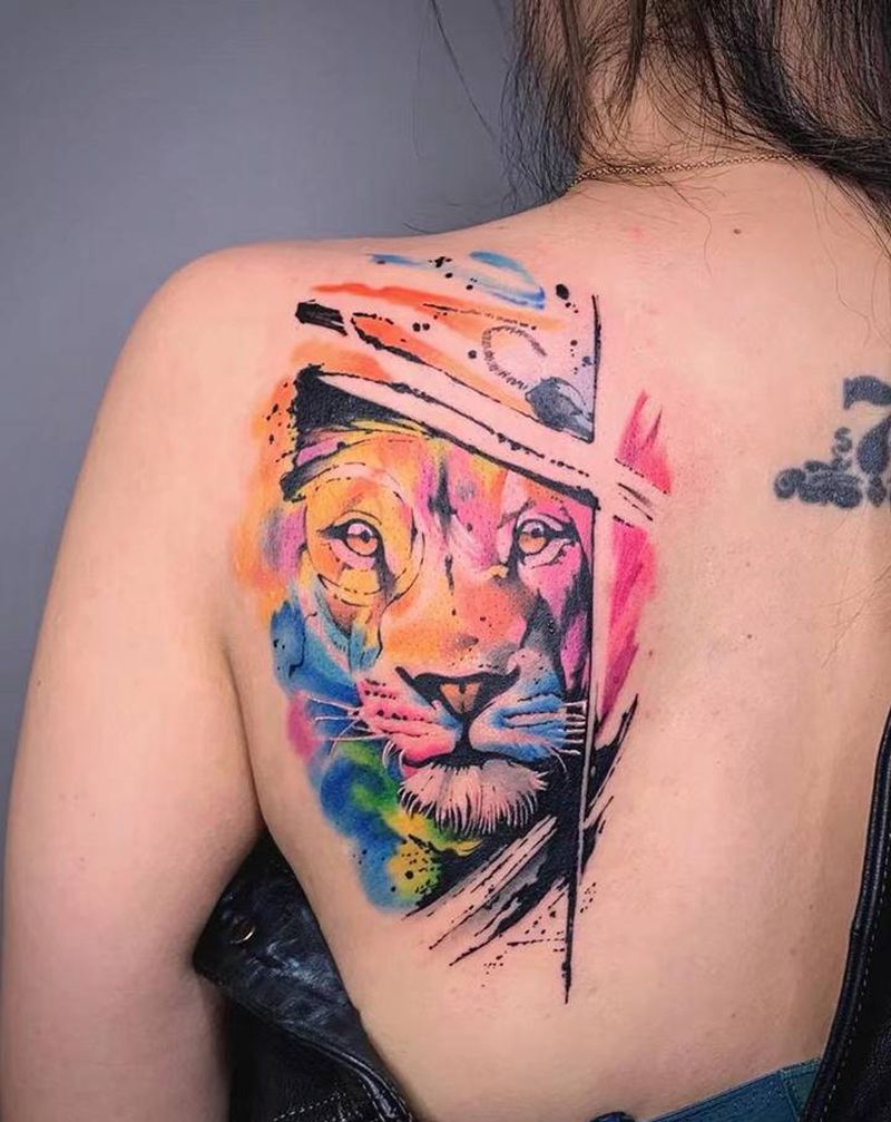＃水彩狮子＃纹身图片_肩部背部水彩New School狮子纹身图案