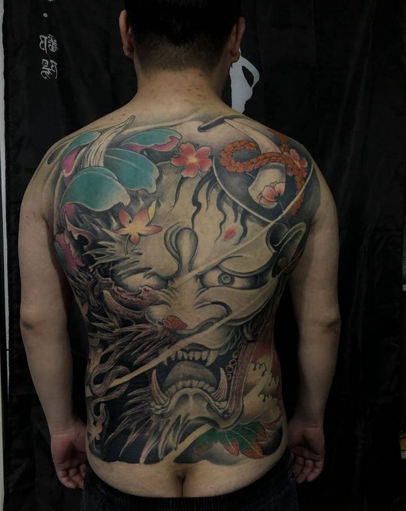满背纹身图片_背部老传统新传统纹身图案