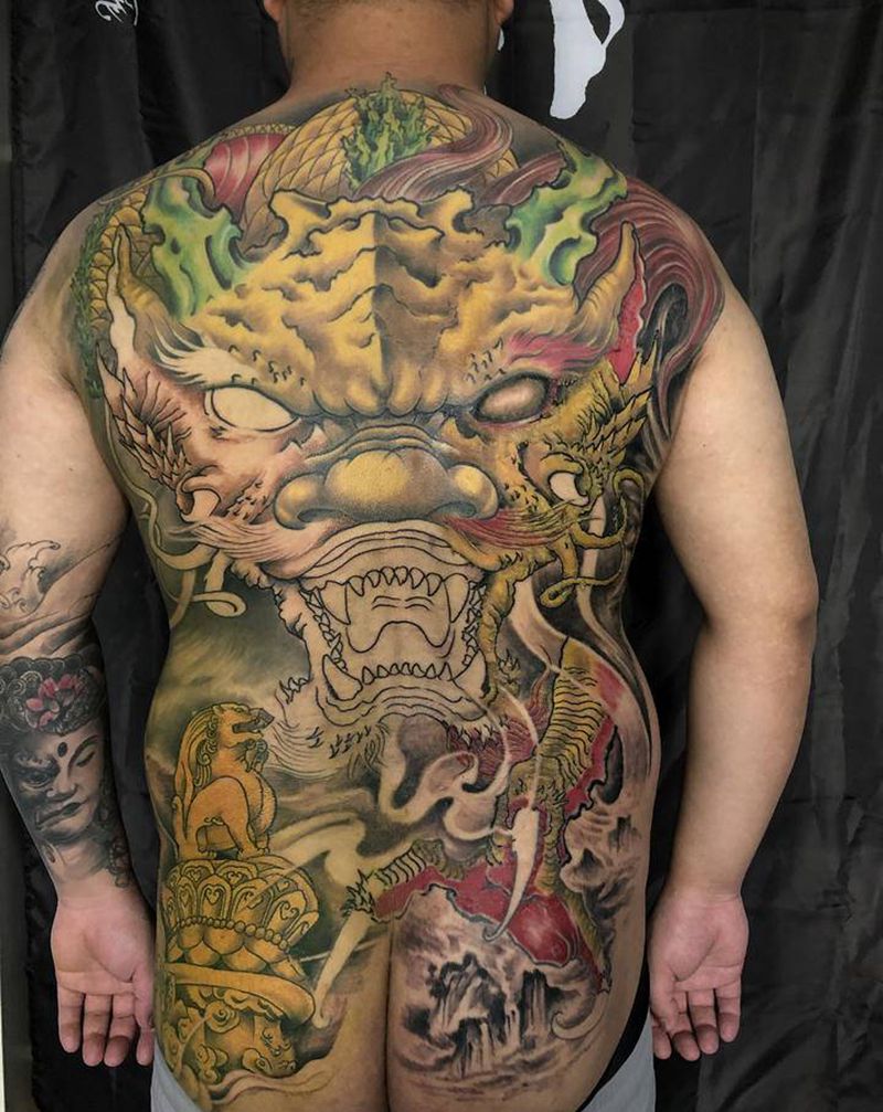 满背金龙未完纹身图片_背部老传统新传统满背龙龙威满背金龙纹身图案