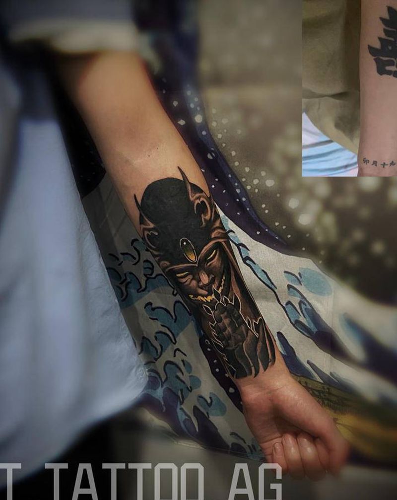 暗黑掩盖纹身图片_手部New School欧美写实纹身图案