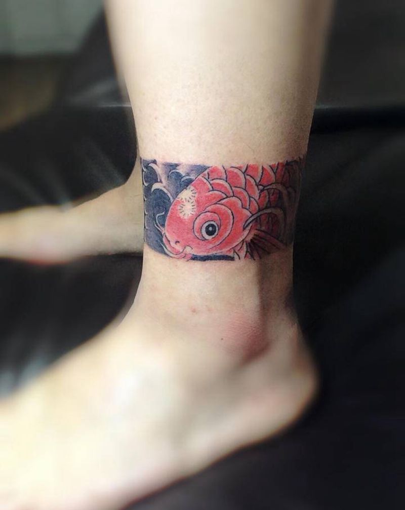 传统臂环纹身图片_腿部老传统纹身图案