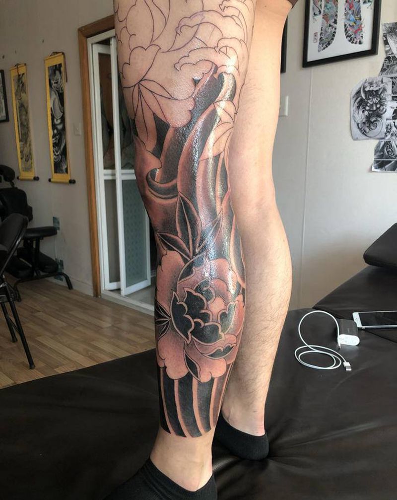 花腿进行中纹身图片_腿部老传统新传统纹身图案