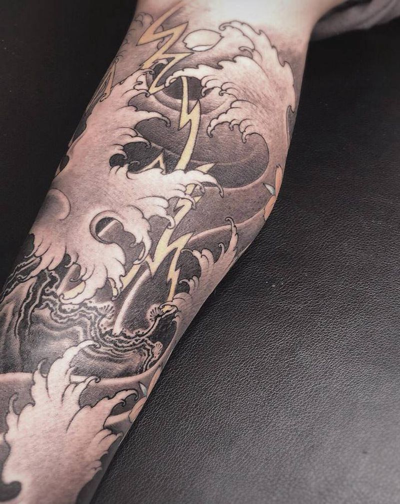 水浪纹身图片_腿部新传统纹身图案