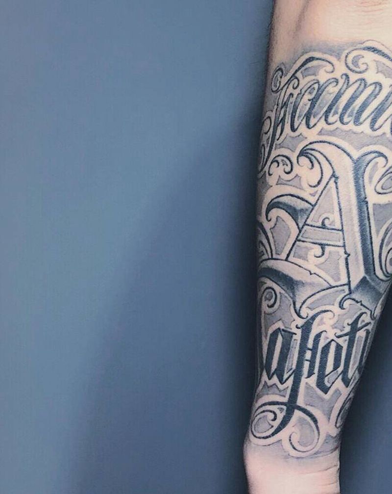 奇卡诺花体恢复后纹身图片_手臂花体字纹身图案