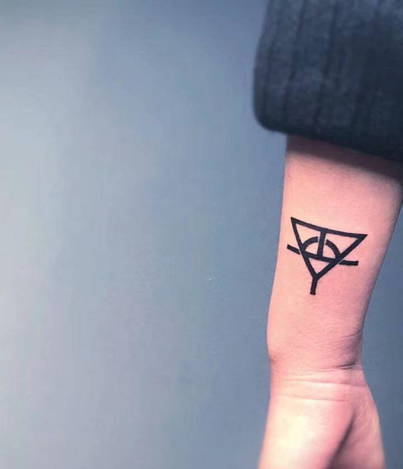 小作品纹身图片_手臂几何纹身图案