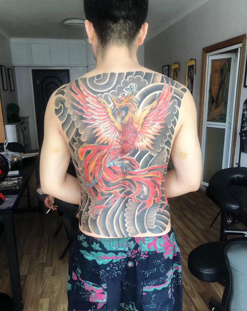 老传统满背纹身图片_背部老传统纹身图案