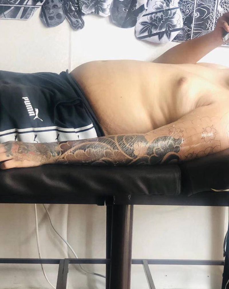 老传统花臂纹身图片_手臂老传统纹身图案