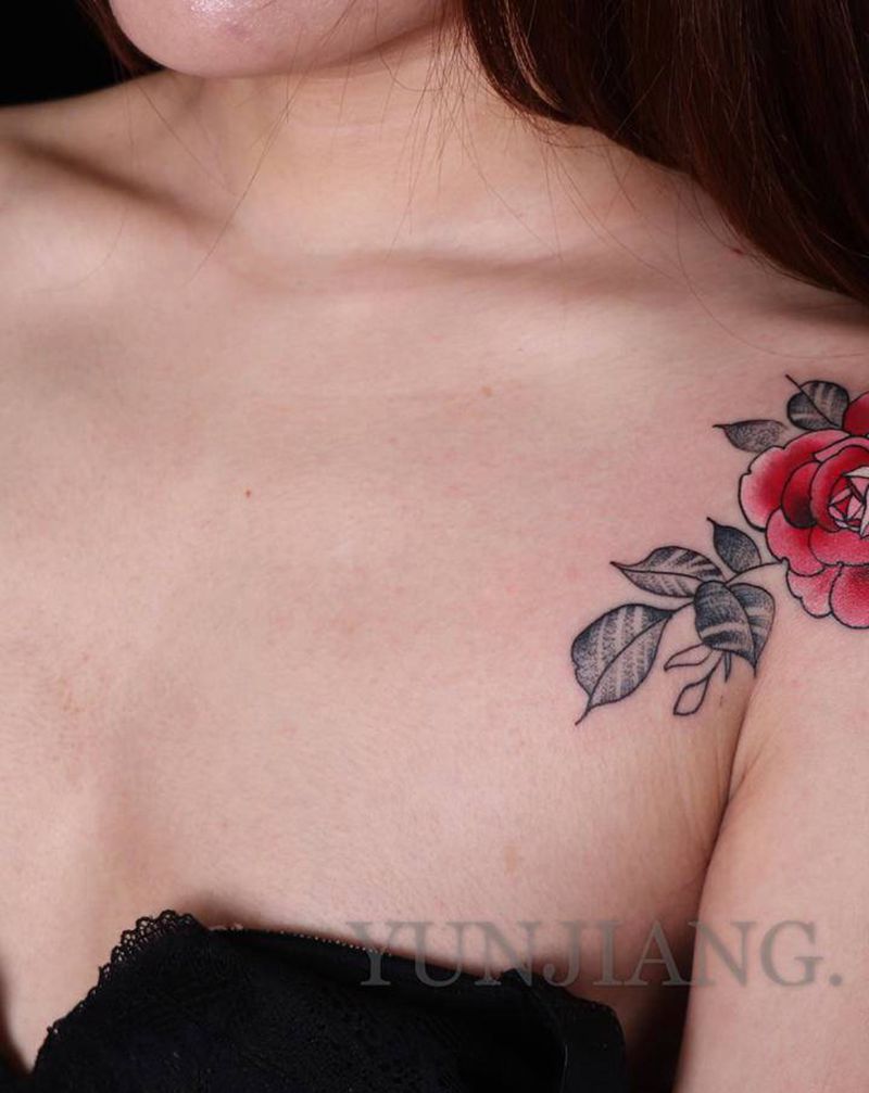 肩花纹身图片_肩部新传统纹身图案