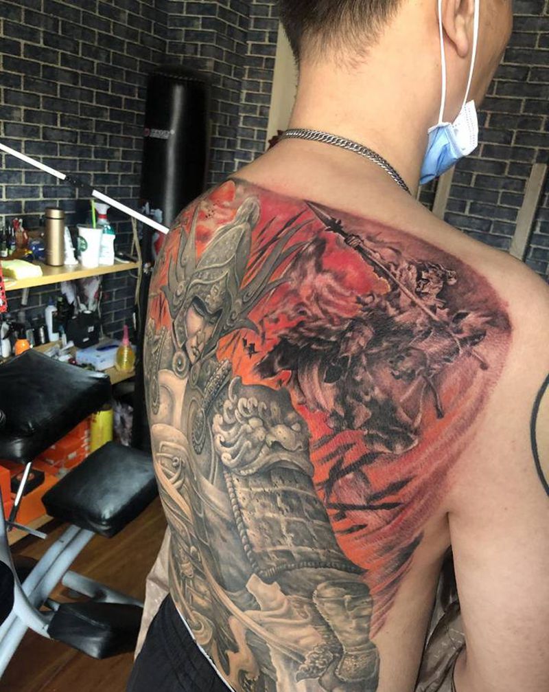 战神子龙纹身图片_背部新传统三国人物纹身图案