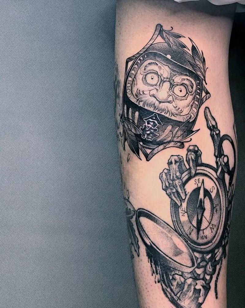 达摩纹身图片_腿部点刺纹身图案