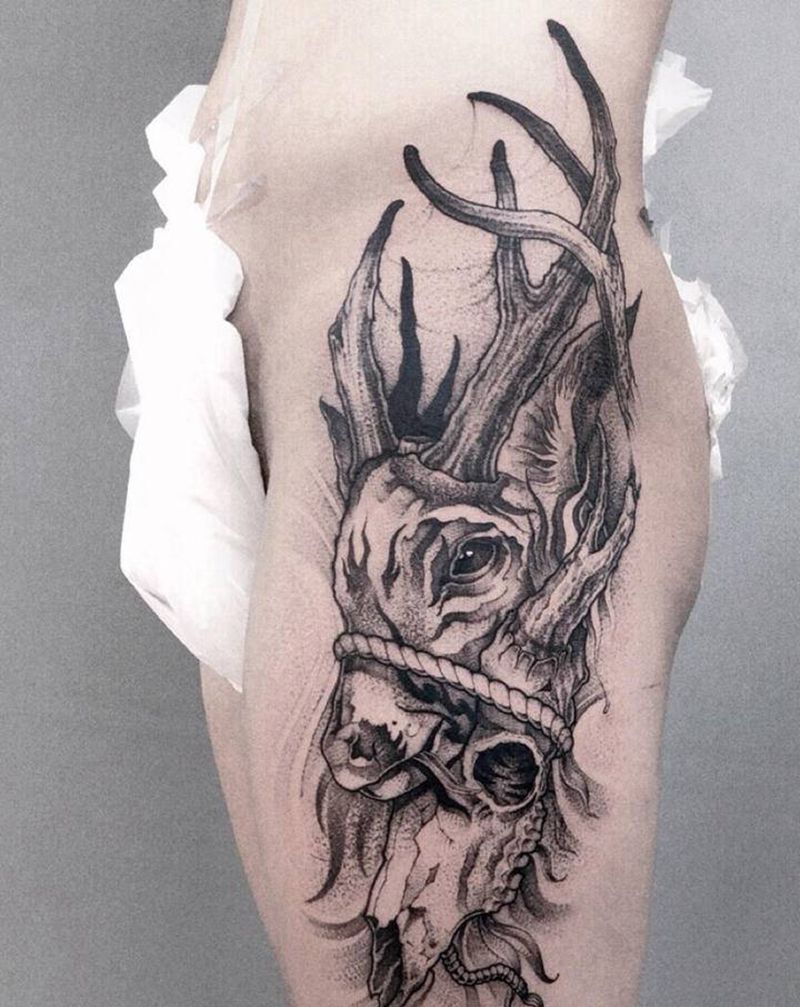 鹿纹身图片_腿部点刺纹身图案