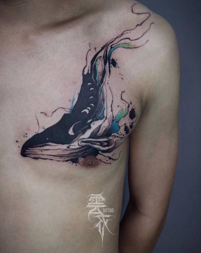 鲸纹身图片_胸部水彩水墨纹身图案