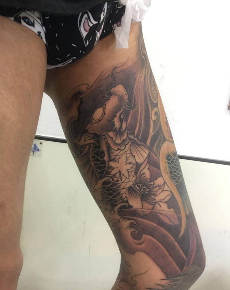 鲤鱼纹身图片_腿部纹身图案