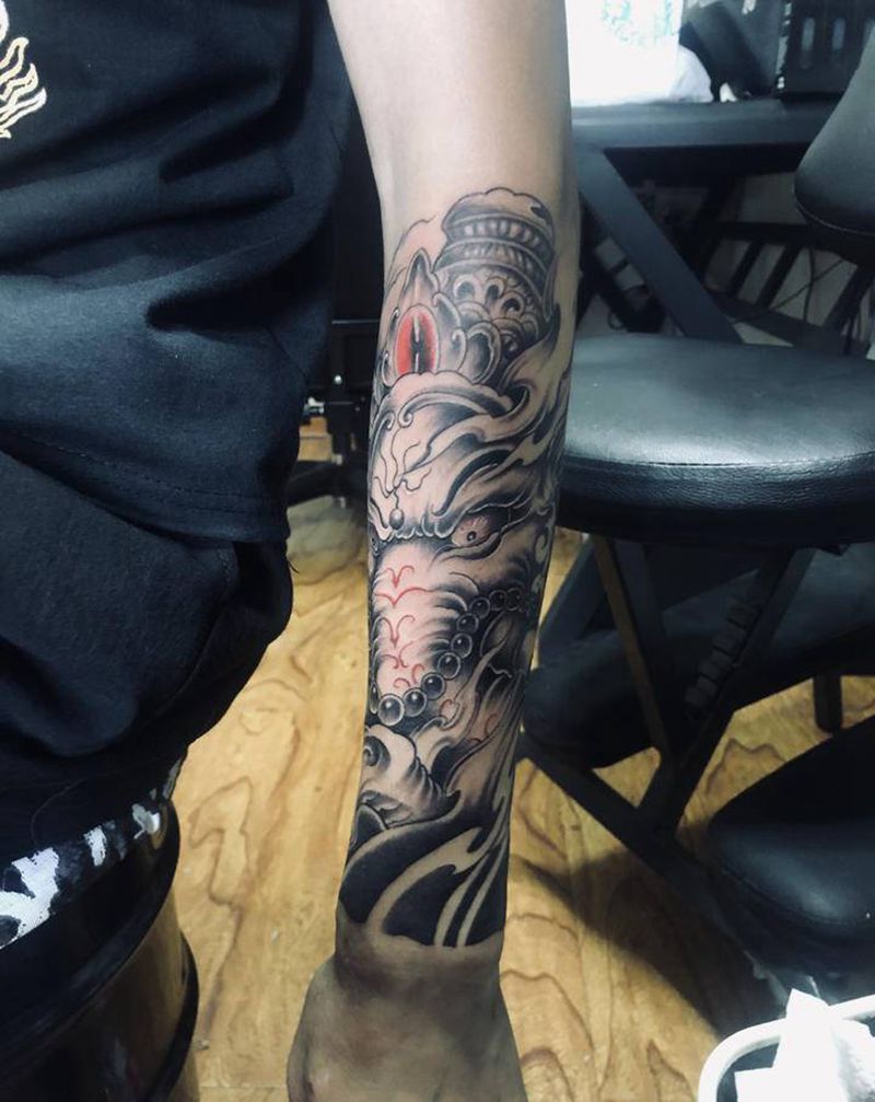 象神纹身图片_手部新传统纹身图案