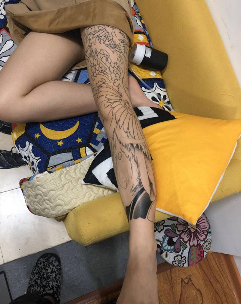 凤凰纹身图片_腿部新传统纹身图案