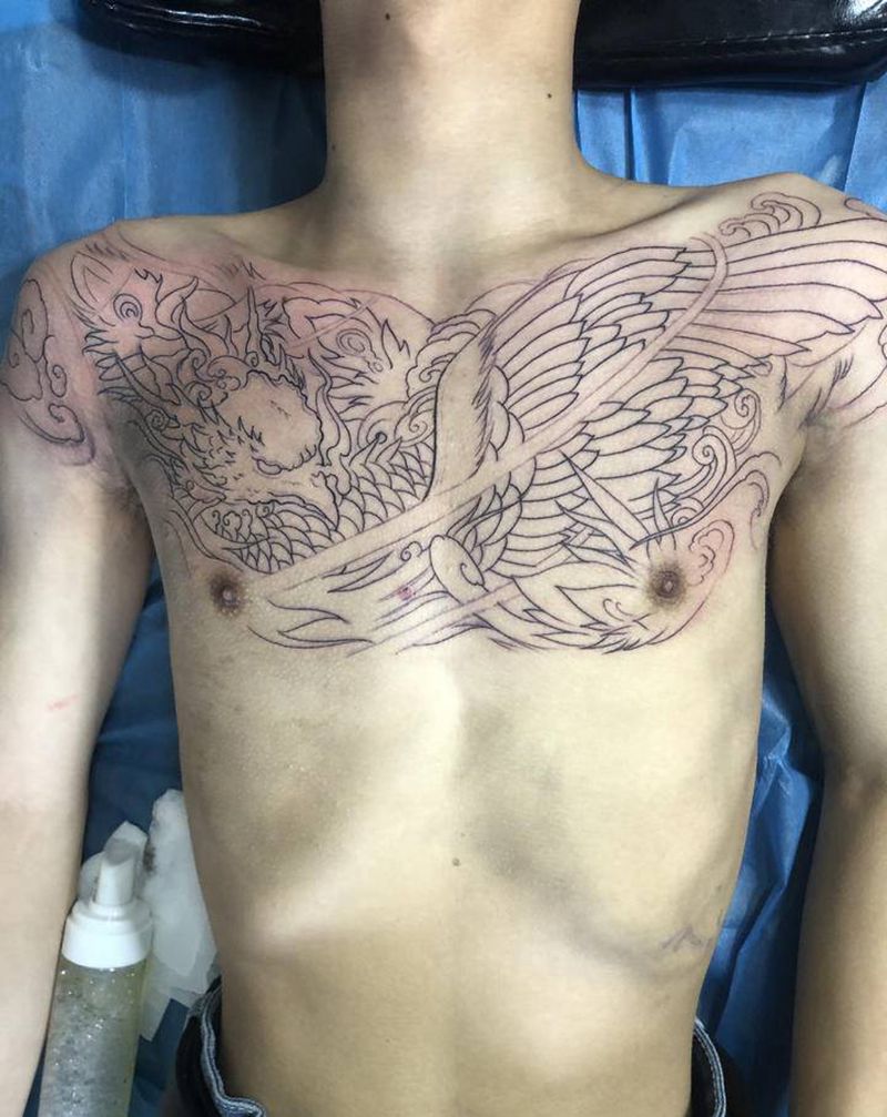 花胸纹身图片_胸部新传统纹身图案