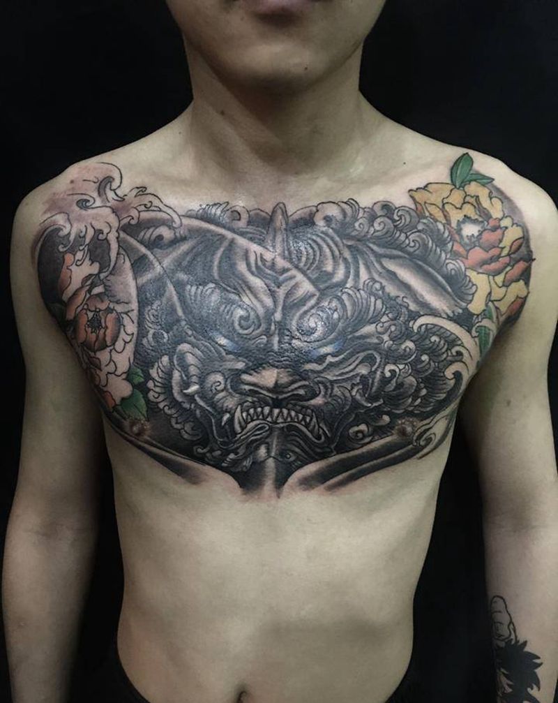 唐狮花胸纹身图片_胸部纹身图案